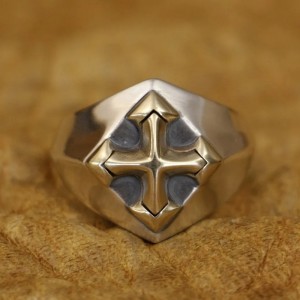 Exclusieve Ring met kruis symbool - 925 Sterling Zilver