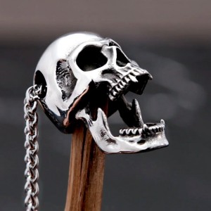Skull hanger (Kan worden gebruikt als opener)