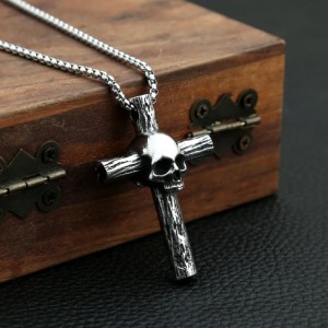 Skull hanger met een kruis